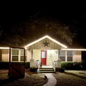 Pet Friendly Graham 2 Bedroom Home Christmas 365 at The Mistletoe Farm